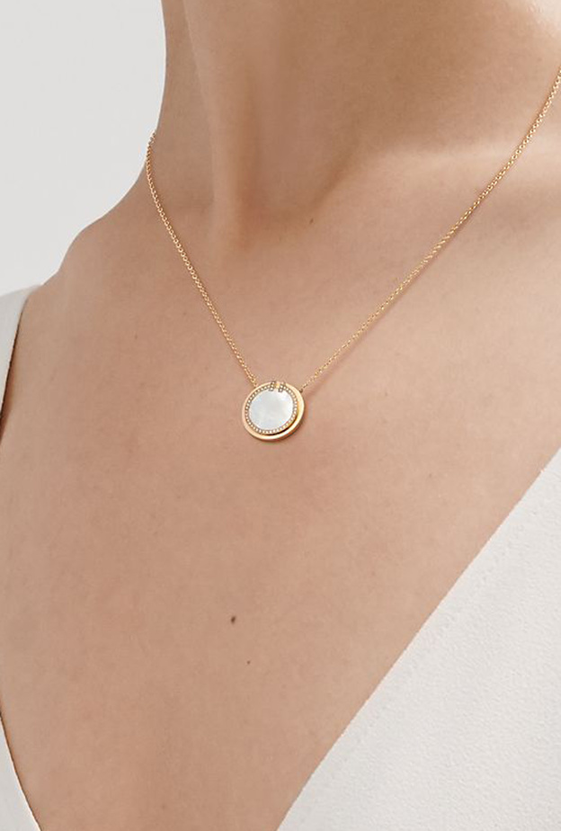 تألقي بنعومة مجوهرات عرق اللؤلؤ هذا الخريف