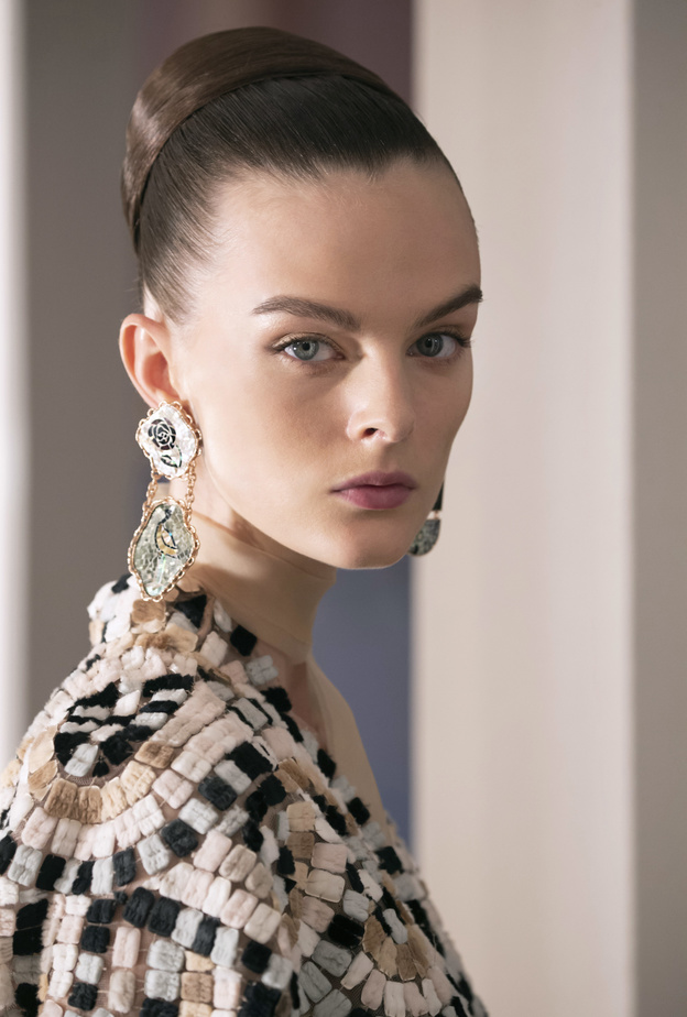 تسريحات شعر راقية في اليوم الوطني الإماراتي