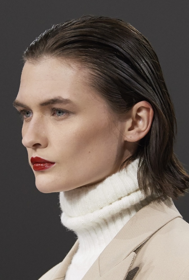 تسريحات شعر مبللة وكاريه من وحي دار Ami Alexandre Mattiussi