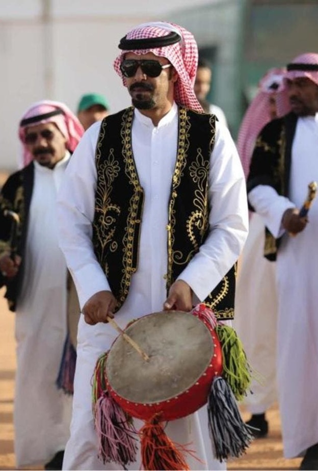 تعرف على أهمية العرضة في المجمتع السعودي - المصدر العربية 