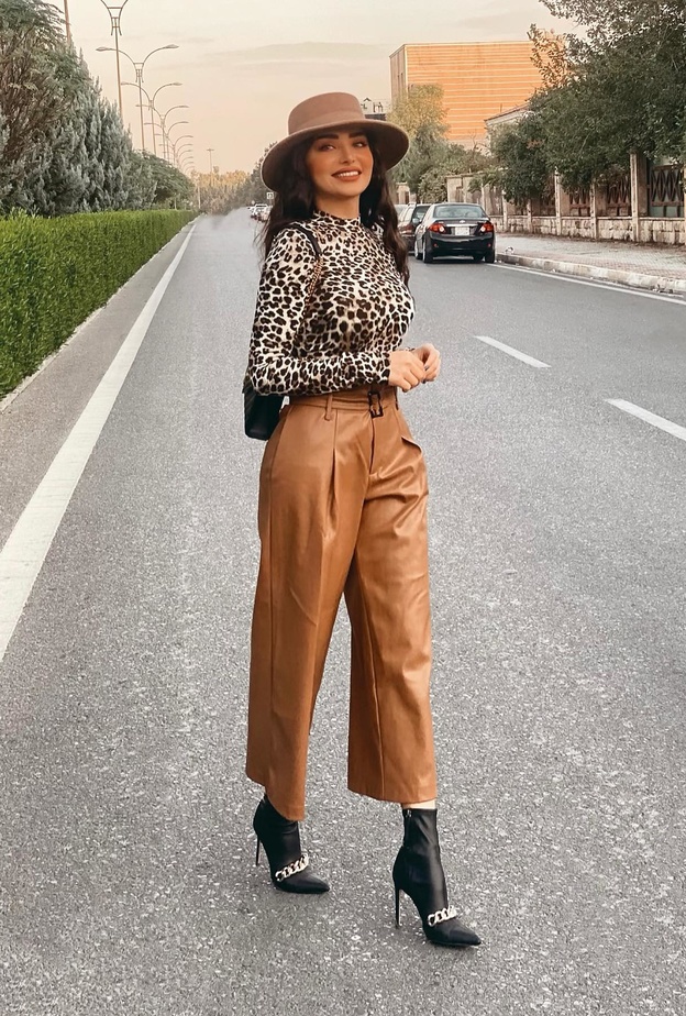 طرق تنسيق ازياء بنقشة النمر مستوحاة من اطلالات النجمات 