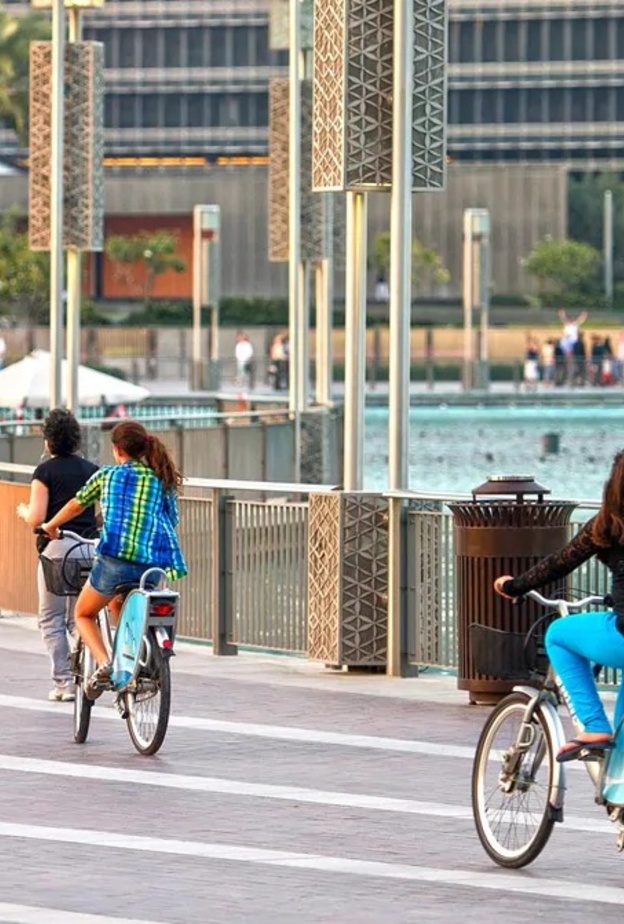 حديقة برج بارك.. وجهة مثالية للاستجمام في قلب دبي الساحرة - المصدر زوروا دبي