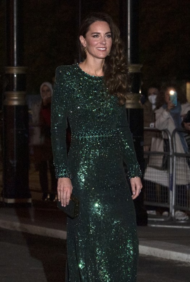 خطفت أحدث فساتين كيت ميدلتون الأنظار من توقيع Jenny Packham