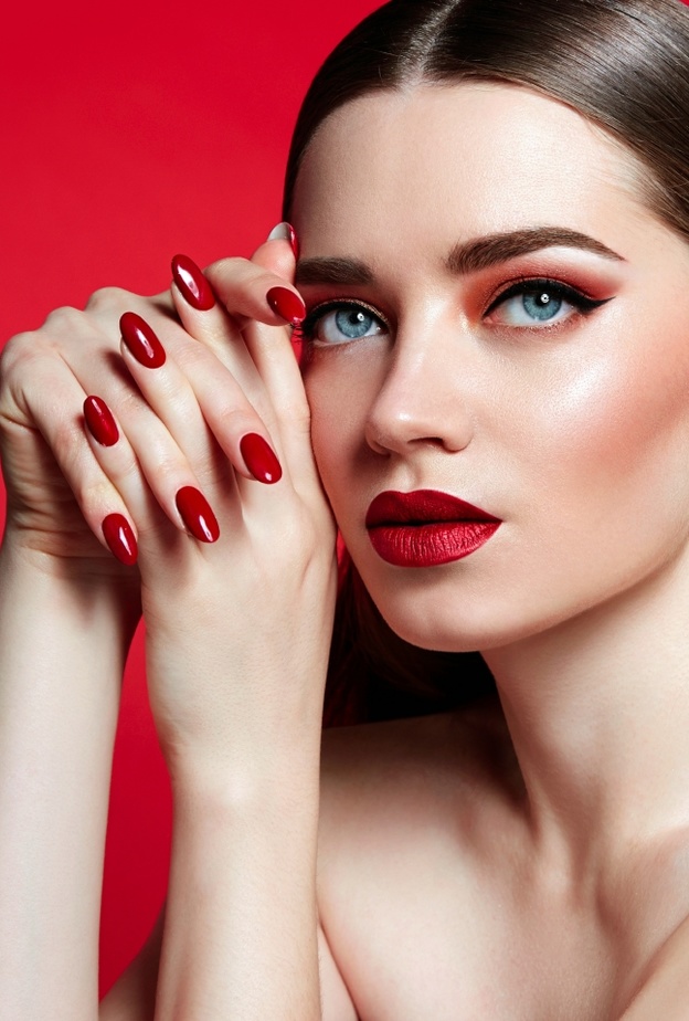 خطوات للحصول على طلاء اظافر ثابت