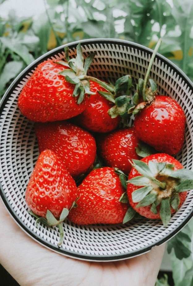 ماهي فوائد الفراولة لمرضى القولون