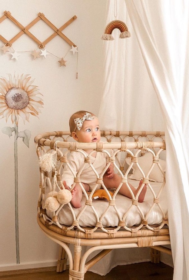 سرير أطفال من الخيزران بتصميم رائع