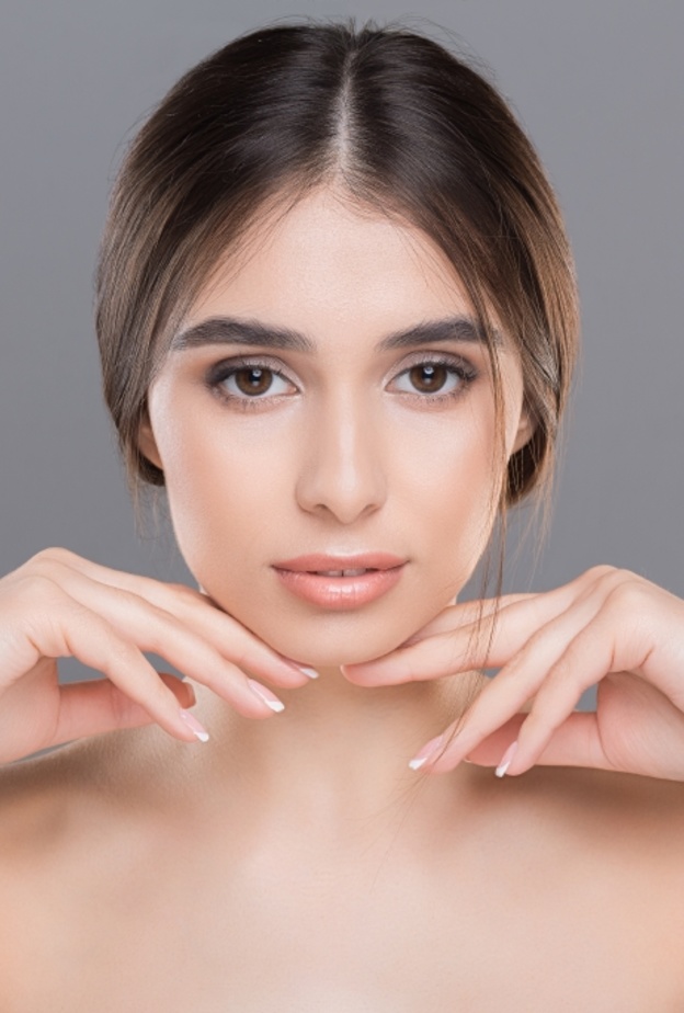 أفضل خلطات طبيعية لتنحيف الذقن المزدوج