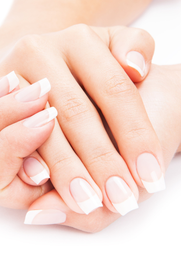 خلطات طبيعية للحفاظ على أظافر صحية في فصل الشتاء