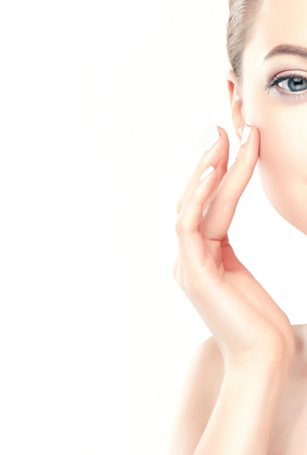 طريقة تحضير قنع الطين الأبيض والنشا لتنظيف البشرة