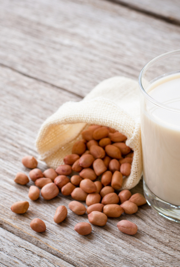 فوائد حب العزيز مع الحليب للتسمين