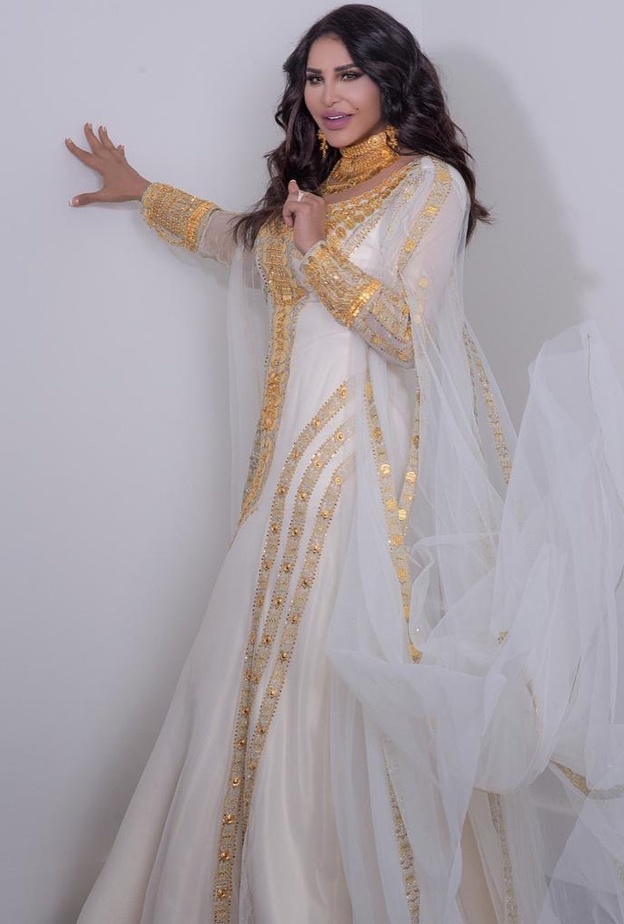 عبايات للعروس من النجمات انستقرام@ahlamalshamsi