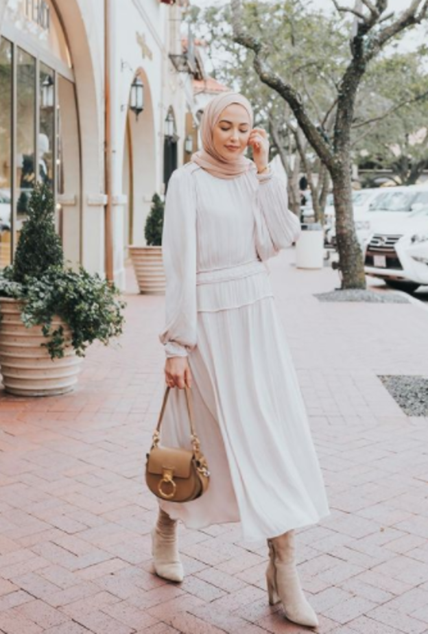 فساتين باللون الأبيض للصبايا المححبات مستوحاة من الفاشينيستا 