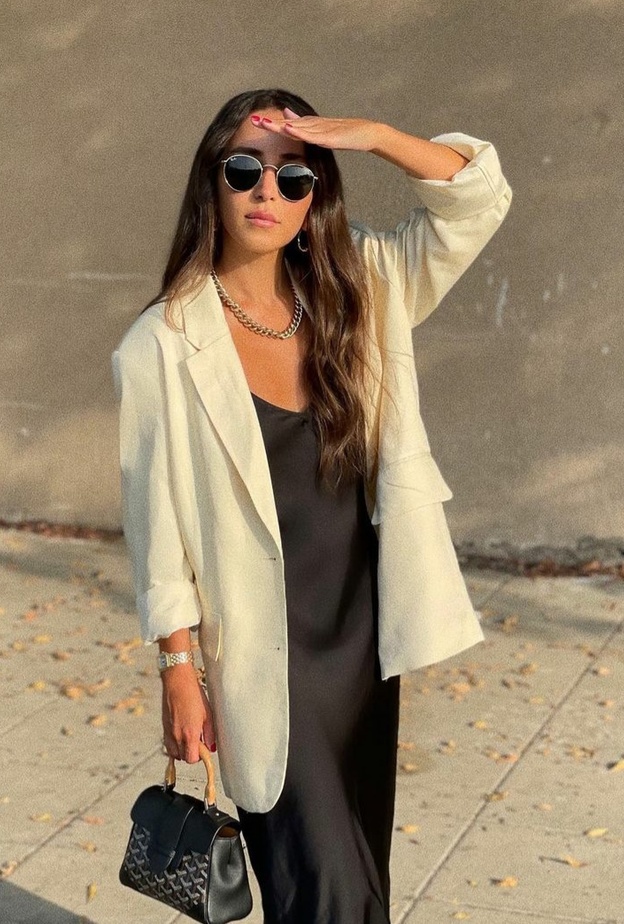 لينا ملائكة تكشف عن تريلر فيلم مسكون الذي سيعرض في مهرجان البحر الاحمر