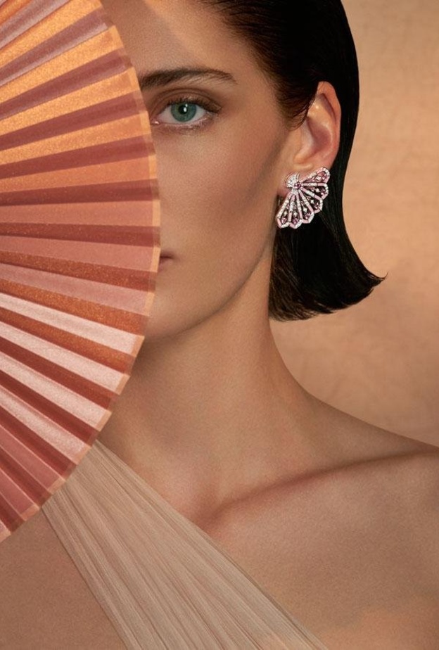 مجوهرات فخمة راقية لهدايا اليوم الوطني الاماراتي