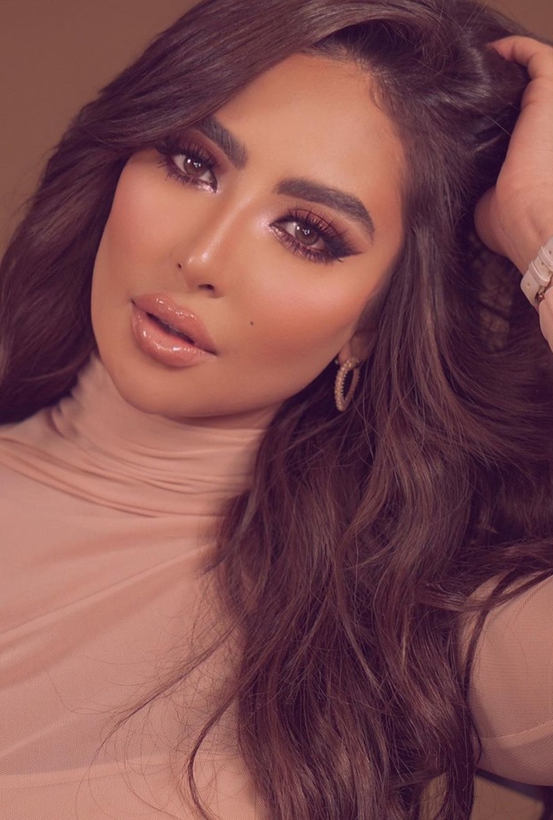 طريقة عمل مكياج جذاب وناعم على طريقة نور الغندور