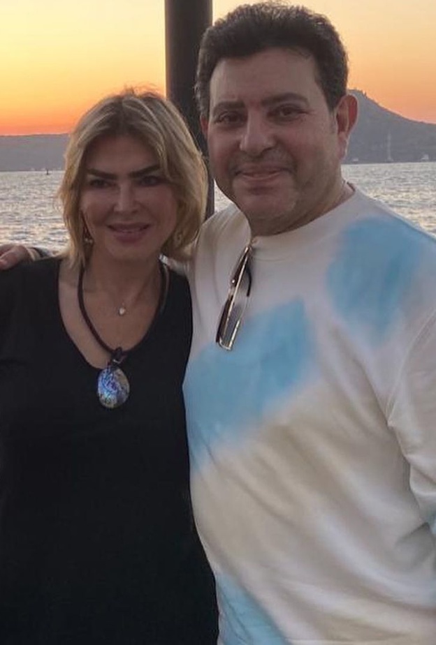 هاني شاكر مع زوجته = انستغرام الفنان