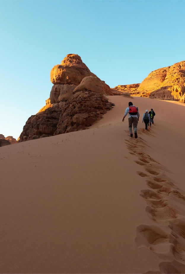 أجواء خيالية في مسار الوادي الخفي - المصدر استكشف العلا 