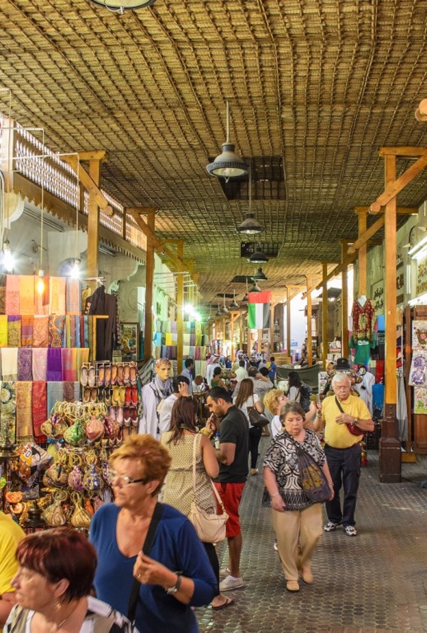 سوق نايف.. لا تفوت تجربة ممتعة للتسوق في دبي - المصدر وكالة أنباء الإمارات 