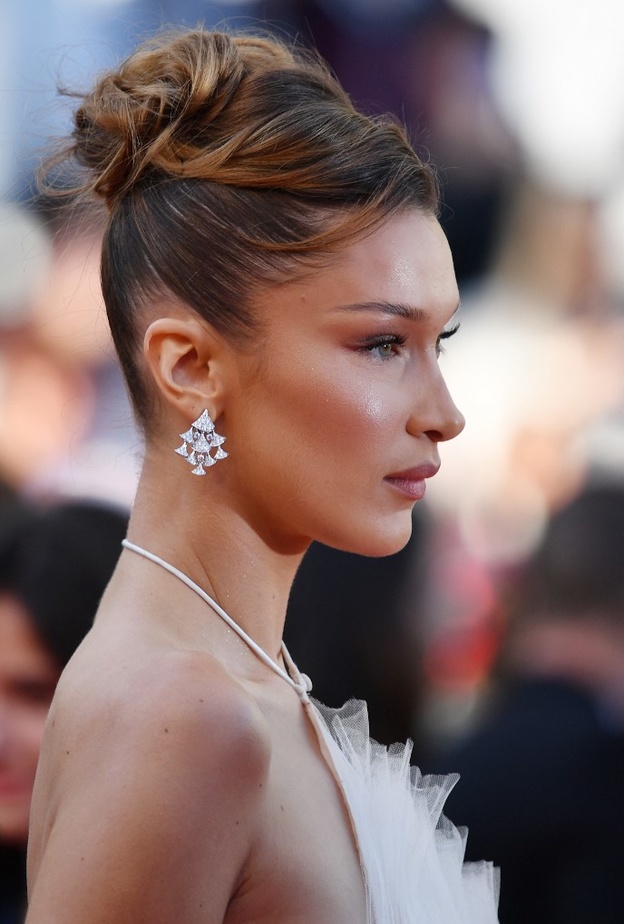 تسريحات شعر عصرية للشابات تألقي بها على طريقة بيلا حديد