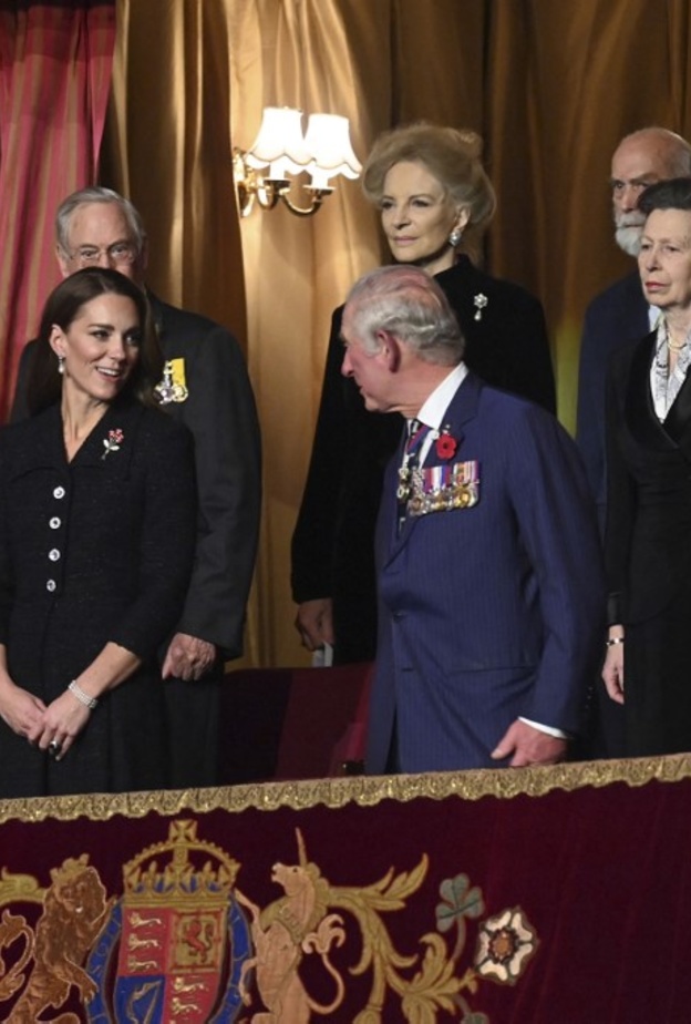 في غياب الملكة إليزابيث.. العائلة المالكة البريطانية تحيي احتفالات الذكرى في قاعة ألبرت الملكية