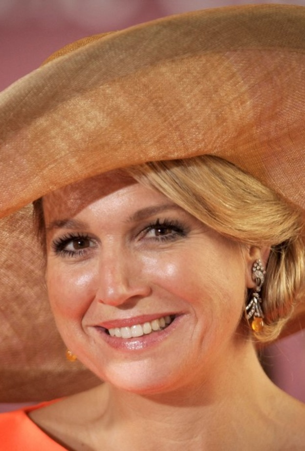 الملكة ماكسيما تعشق حجر السترين النادر