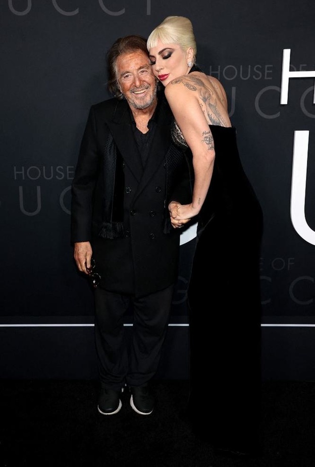 صور ليدي غاغا تتخلى عن ستايلها القديم والفاخر