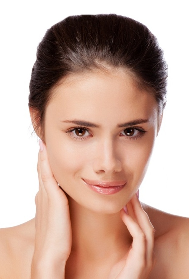 أسباب جفاف البشرة وطرق علاجها وترطيبها