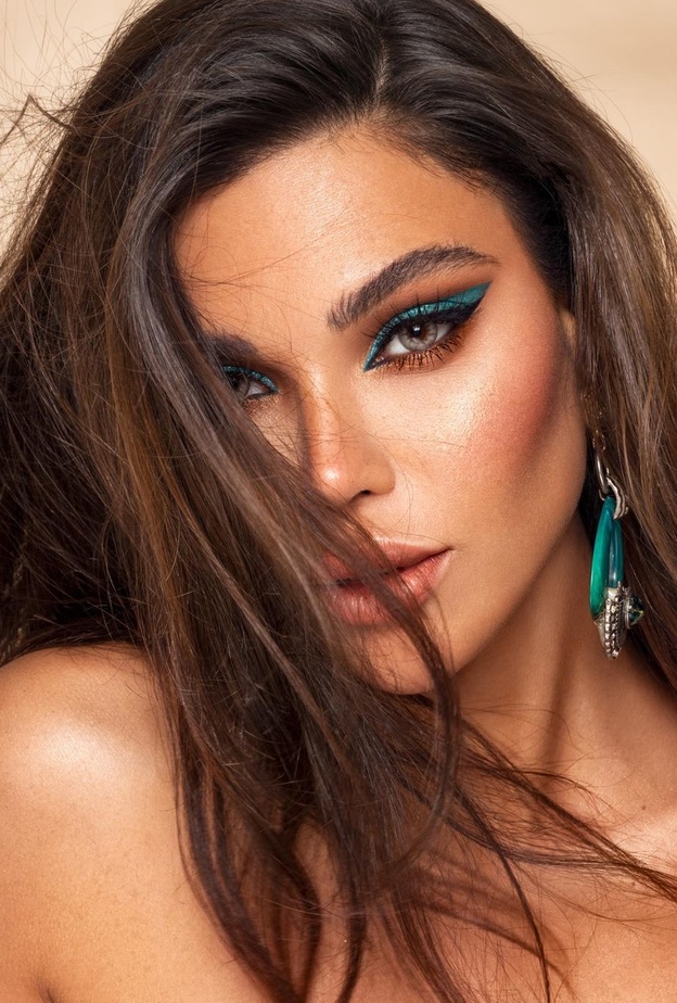 افكار مكياج باللون الاخضر - الصورة من حساب خبير التجميل داني كامل على انستغرام