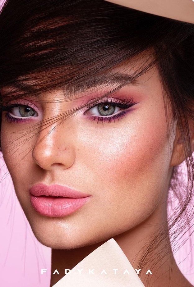 الأيلاينر السفلي الزهري من حساب فادي قطايا على انستغرام