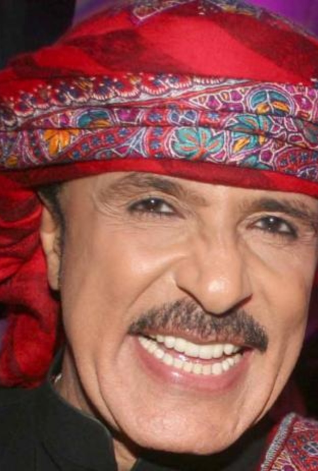 عبدالله بالخير يصدم الجمهور بتسريحة شعره وردة فعل طريفة لـ مشاعل الشحي