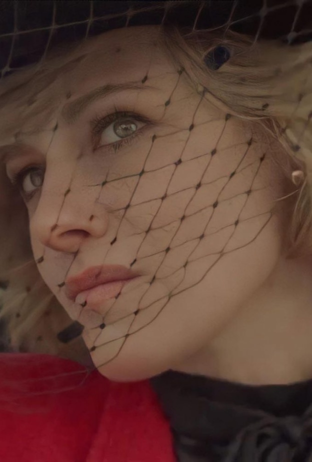 "نصف وزني مجوهرات".. لهذا السبب قالت الأميرة ديانا هذا التعليق في فيلم Spencer