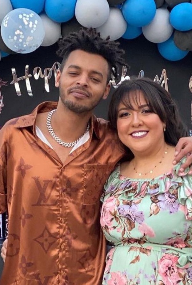 مي كساب وزوجها