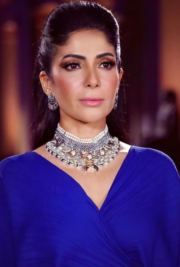 صور إطلالات منى زكي الجمالية وكيف تطورت بمناسبة عيد ميلادها