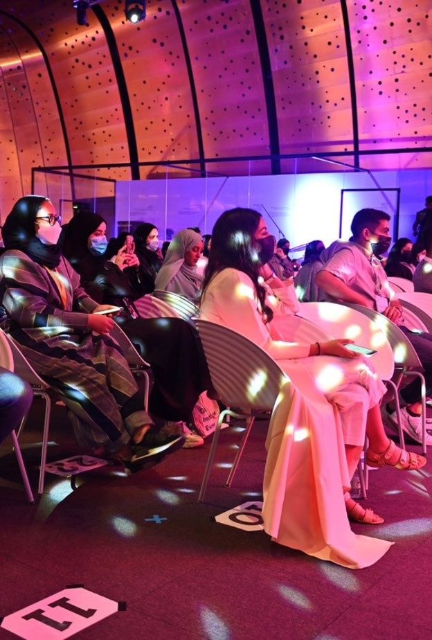 أكثر من 31 ألف زائر يحتفون بالإبداع في موسم "تنوين 2021" في إثراء