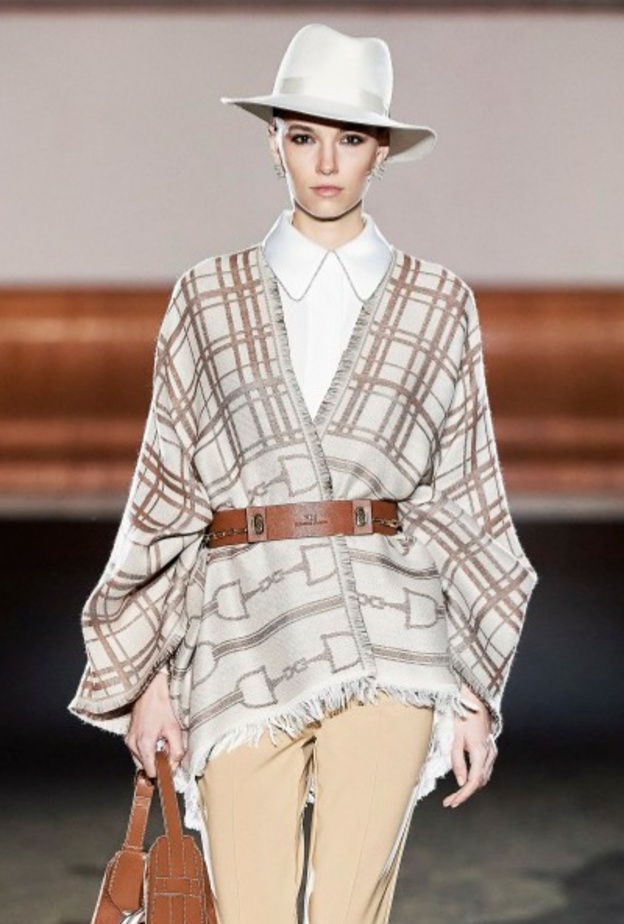 حزام أسود معقود من Bora Aksu