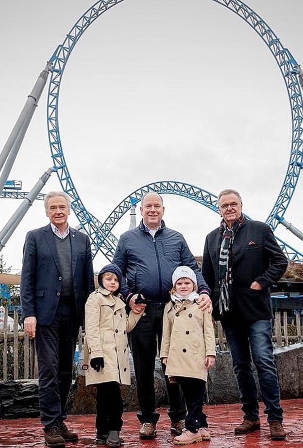 أحدث ظهور للأمير ألبرت وطفليه التوأم في ألمانيا