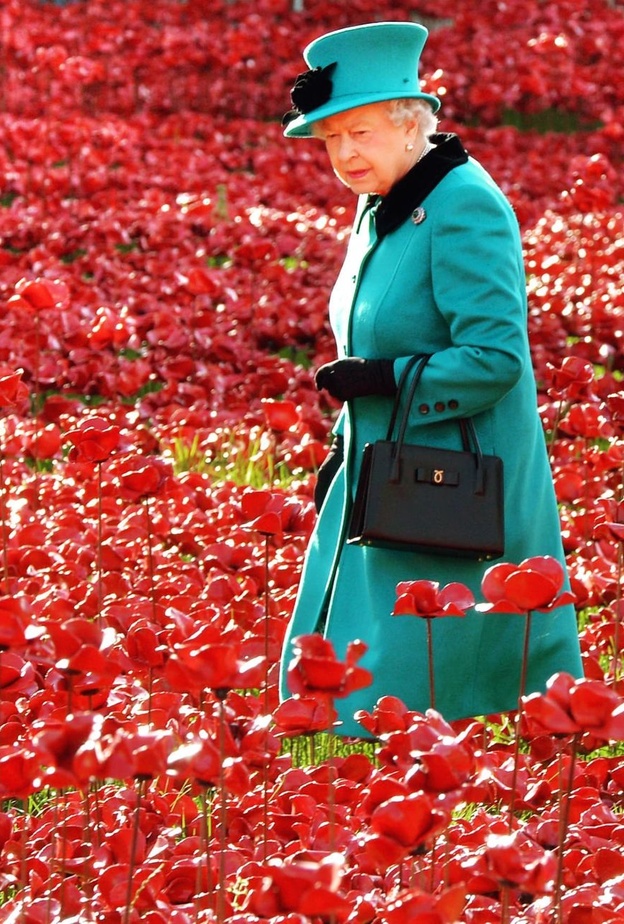 لأول مرة منذ 74 عاما.. ملكة بريطانيا تقضي عيد زواجها بدون زوجها الحبيب الأمير فيليب