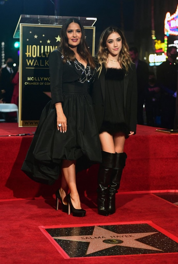 سلمى حايك وابنتها