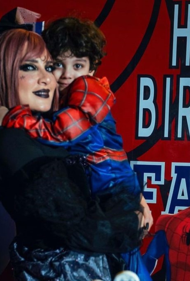 هبة الدري ونجلها