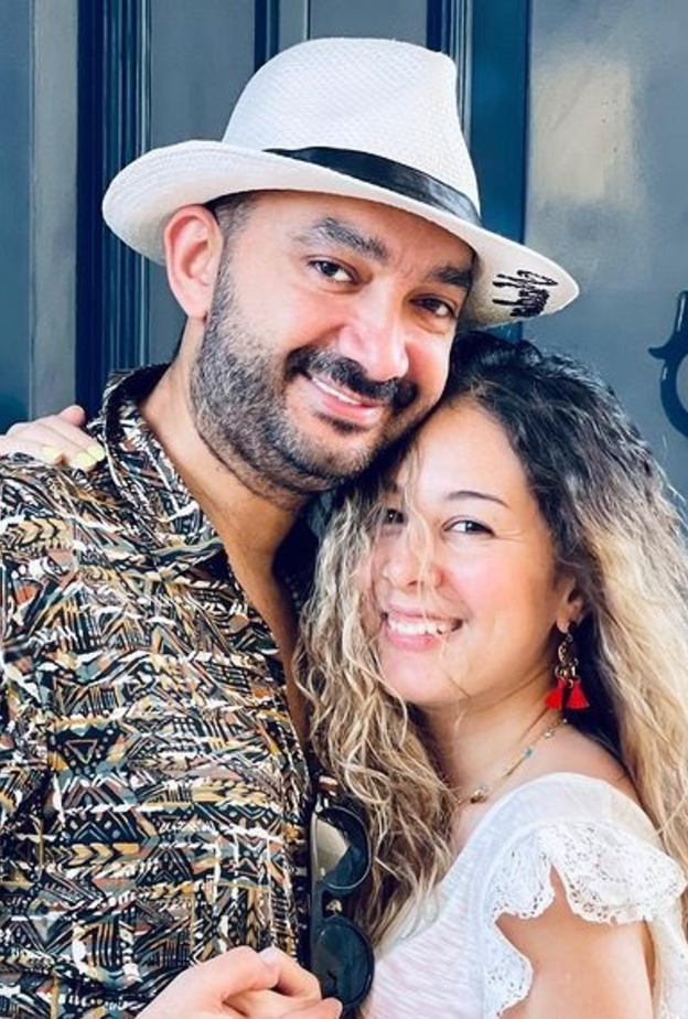 نادر حمدي وزوجته 