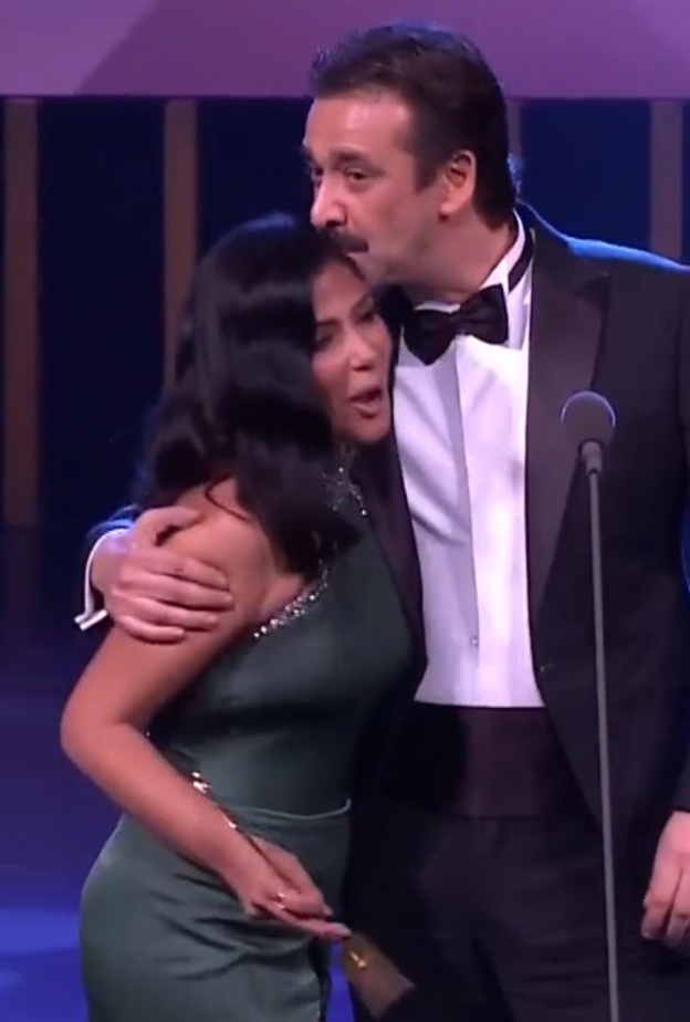 كريم عبدالعزيز ومنى زكي