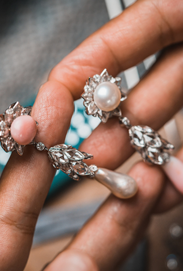 مجوهرات "الأنوار"، العلامة التجارية الرائدة في عالم الألماس و المجوهرات عالية الجودة والأحجار الكريمة