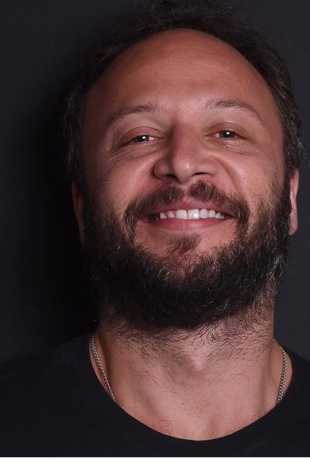 مكسيم خليل يحتفل بعيد ميلاده الـ43