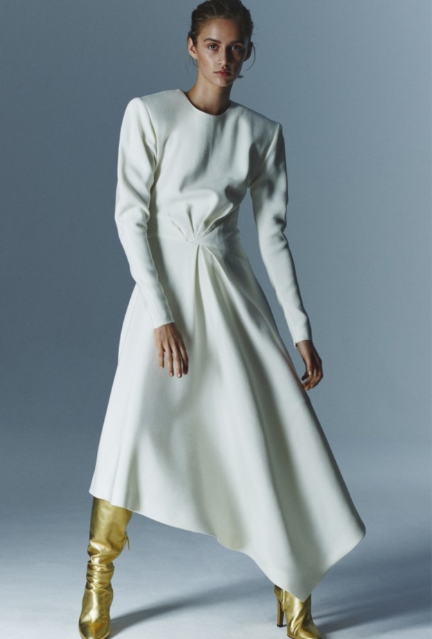 أجمل موديلات فساتين شتوية بيضاء لمختلف مناسبات الموسم