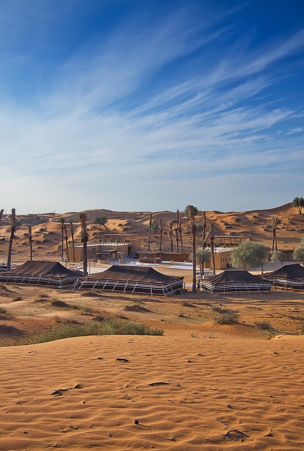 قرية بساطة الصحراوية... مغامرة بدوية على أنغام ألف ليلة وليلة في قلب الصحراء بالإمارات