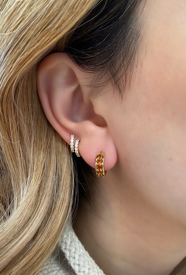 إطلالة جذابة بأحجار السترين