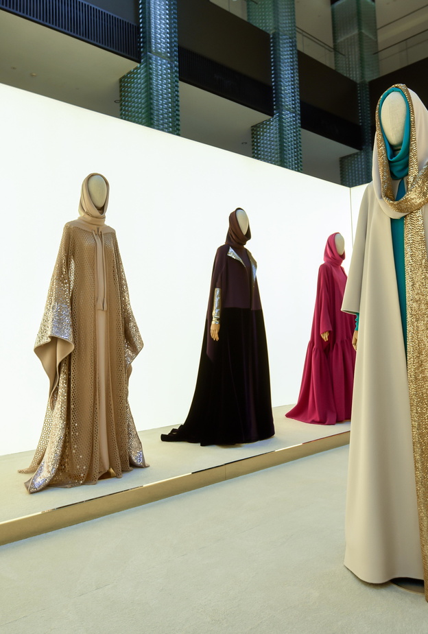  مجموعة التصاميم الراقية "عبايا" Abaya من "ڤالنتينو" Valentino للعام 2021