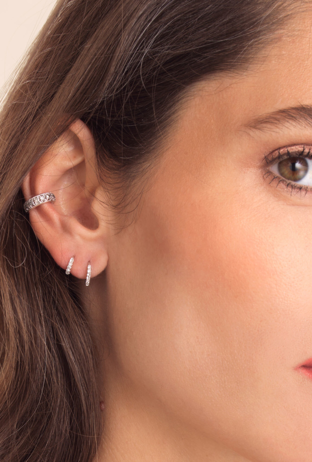 أقراط أذن عصرية لإطلالة يومية جذابة