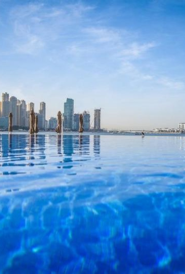 زيرو غرافيتي.. أجواء فاخرة ووجهة مثالية للاستجمام في دبي 