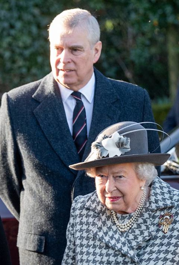 تعرف على الدور الجديد الذي أسندته الملكة للأمير أندرو